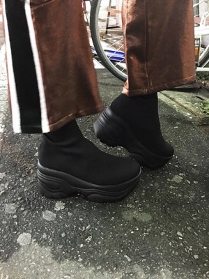 1017 ALYX はがそ 9SM パイソン型押し ブーツ