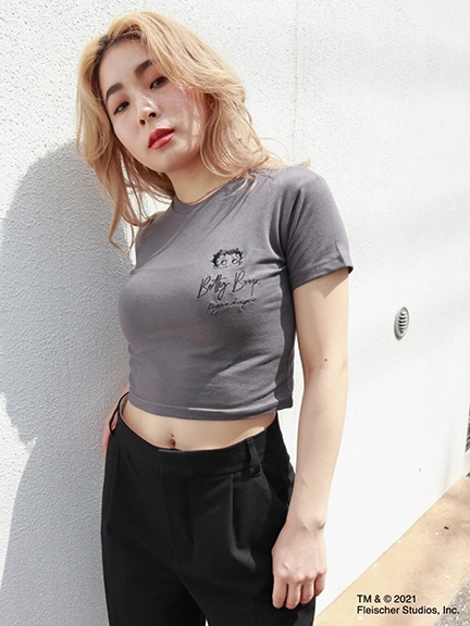 Bettyコラボメロウショートt クロッシング トップス Fig Viper フィグ アンド ヴァイパー公式通販サイト