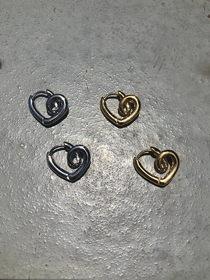 ハートツイストピアス(ゴールド)